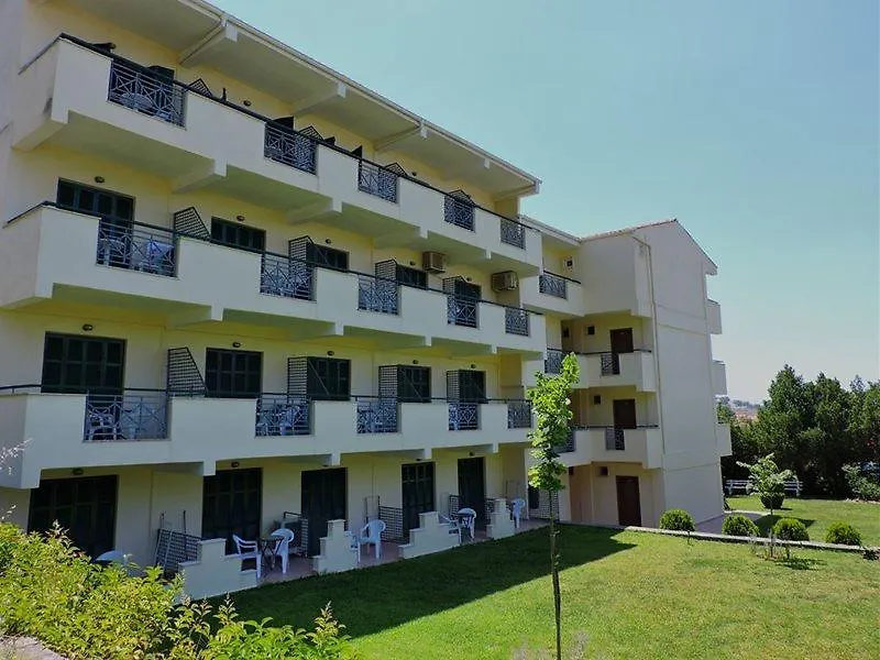 Julia Hotel Fourka 2*,