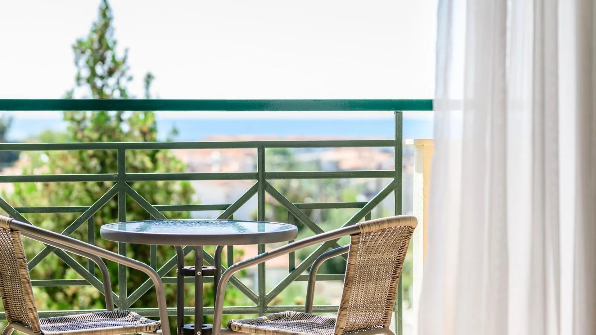 **  Julia Hotel Fourka Greece