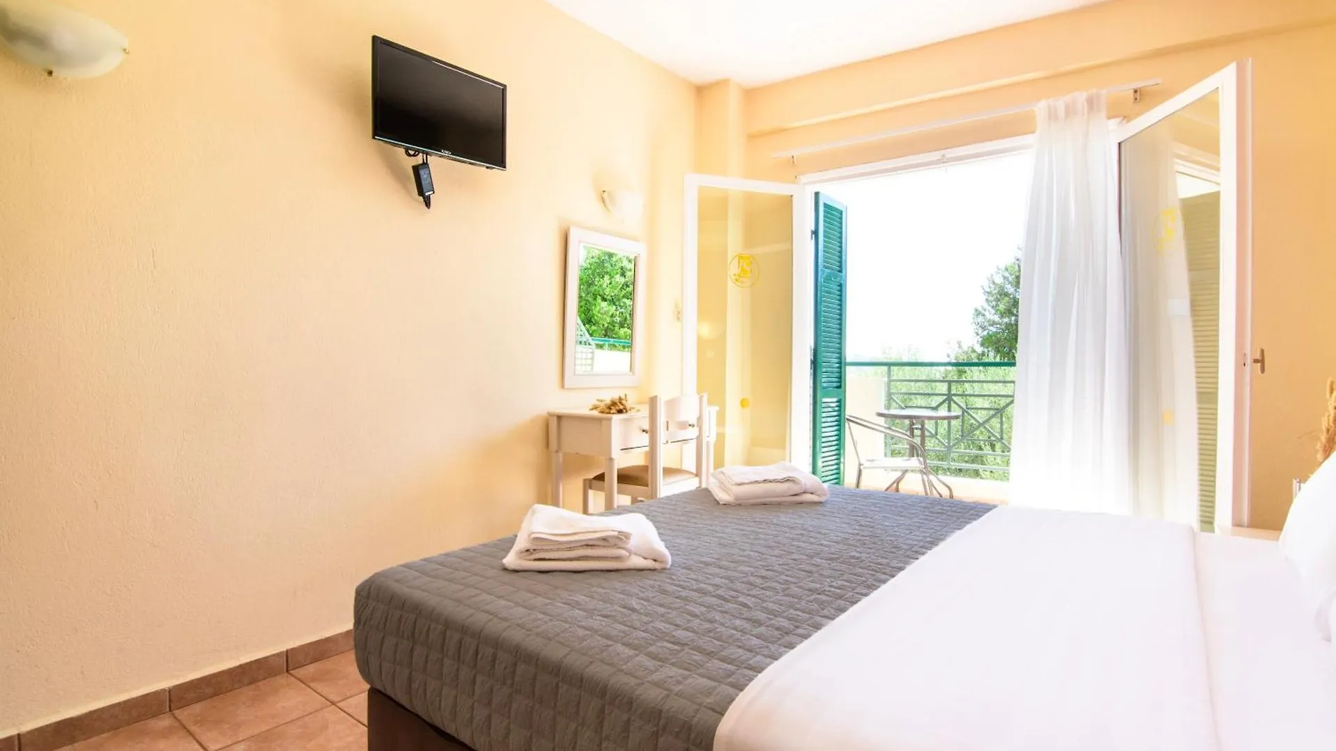 Julia Hotel Fourka