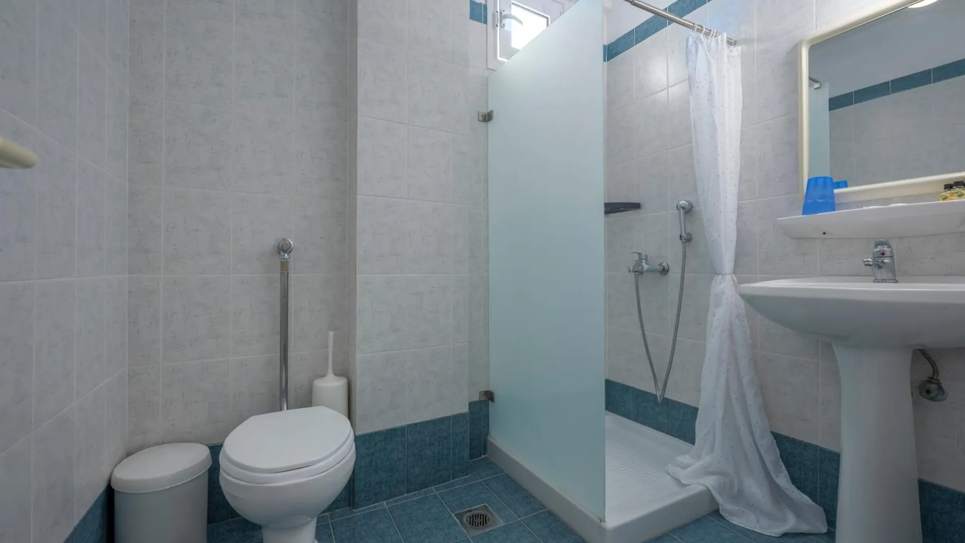 Julia Hotel Fourka 2*,